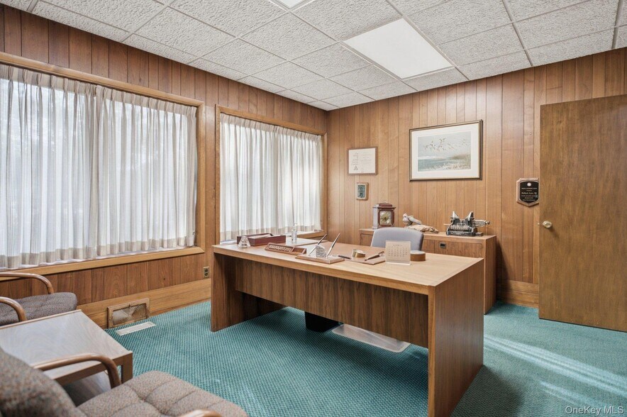 More Photos Of 225 Howell Ave, Riverhead Office For Sale