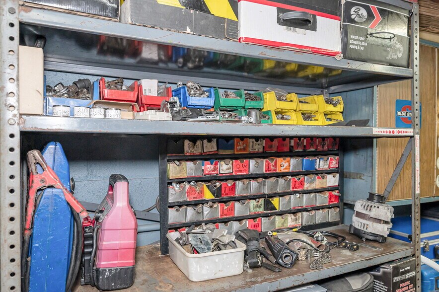 More Photos Of 12 Carlton St, Lowell Auto Repair For Sale