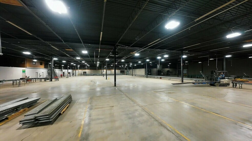 More Photos Of 2500 N Main St, East Peoria Warehouse For Sale