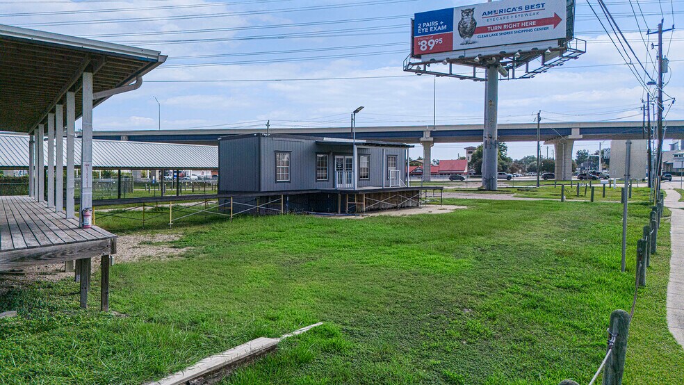 More Photos Of 204 FM 2094 Rd, Kemah Freestanding For Lease