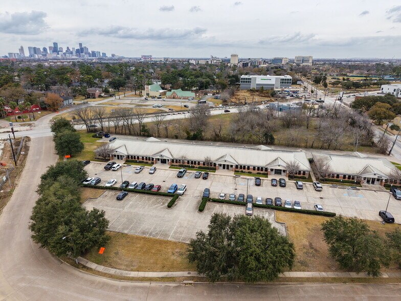 More Photos Of 5751 Blythewood St, Houston Medical For Sale