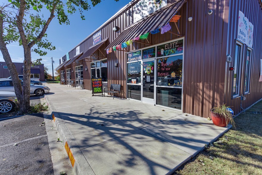 More Photos Of 416 Commerce St, Azle Storefront Retail Office For Sale