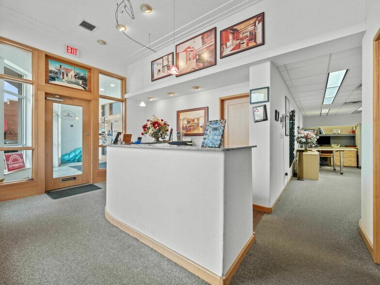 More Photos Of 740 Grand Ave, Saint Paul Storefront Retail Office For Lease