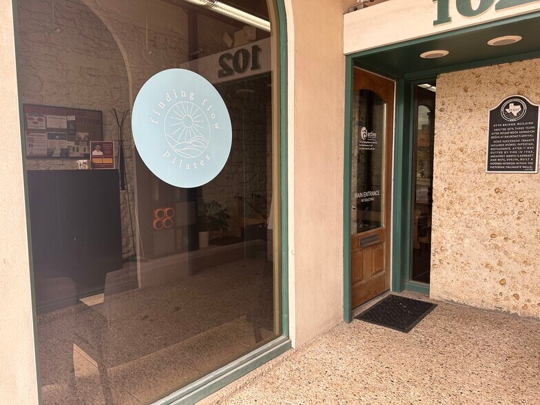 More Photos Of 102 E Main Ave, Round Rock Storefront Retail Office For Sale
