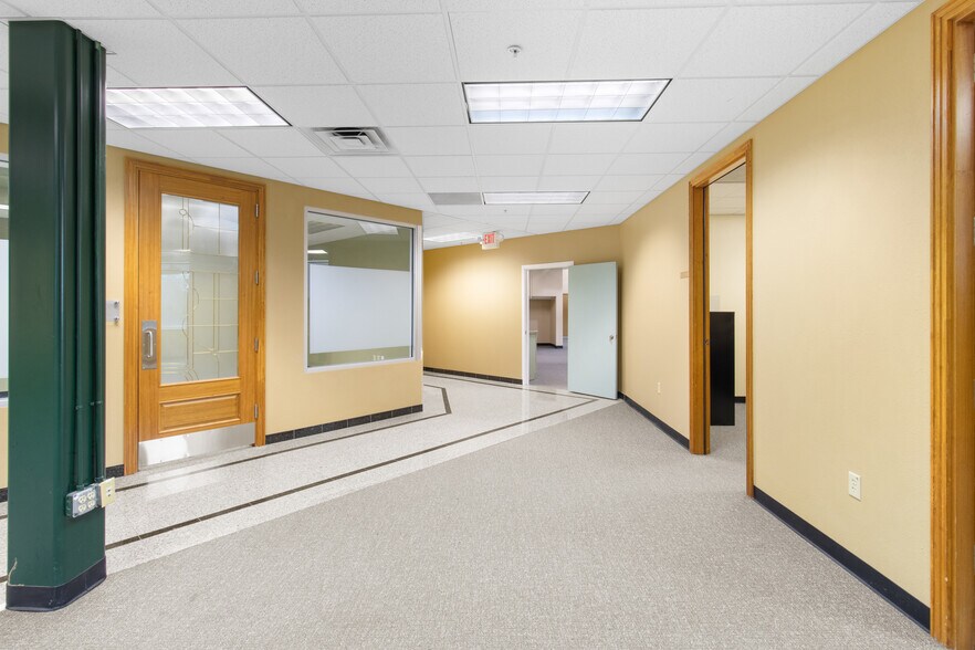 More Photos Of 1920 W Villa Maria Rd, Bryan Medical For Lease