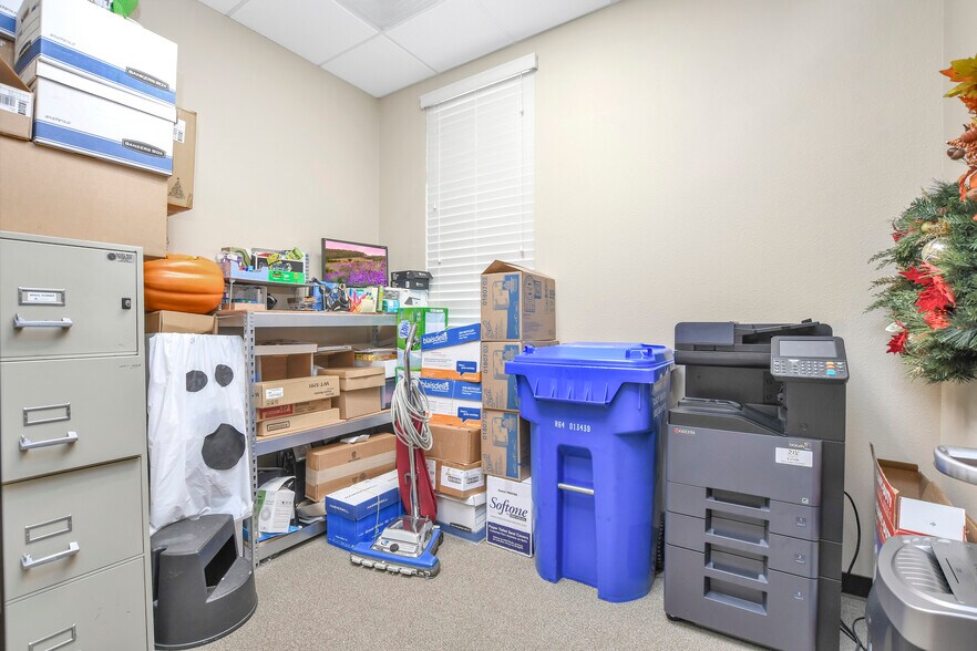 More Photos Of 85 Carol Ln, Oakley Medical For Lease