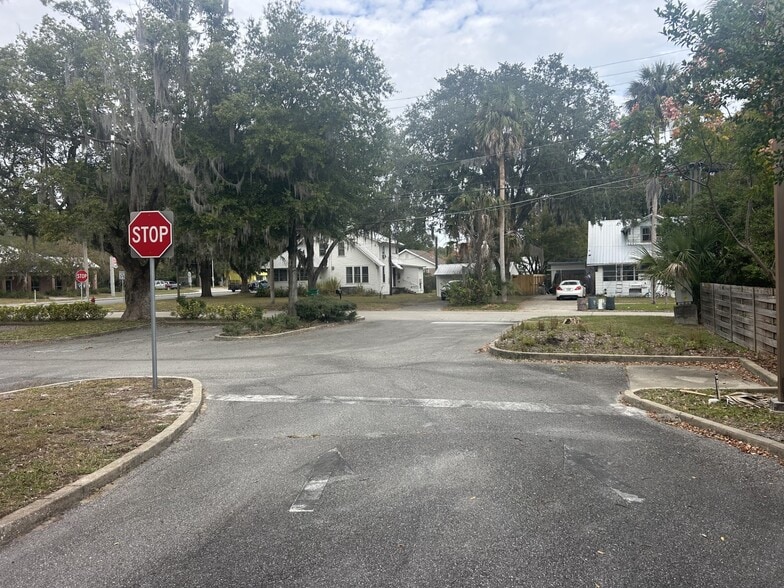 More Photos Of 350 N Summit St, Crescent City Freestanding For Sale