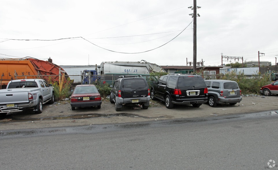 More Photos Of 25 Van Keuren Ave, Jersey City Warehouse For Lease