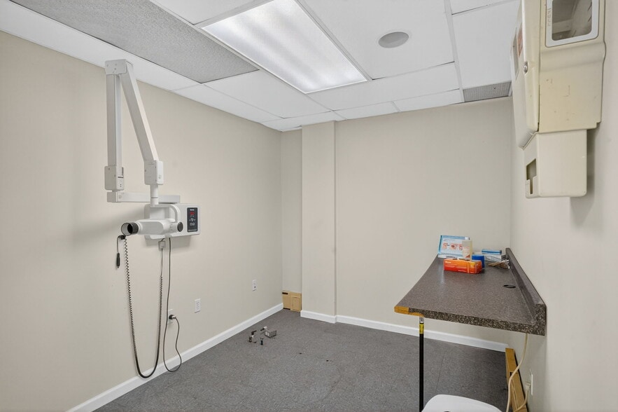 More Photos Of 1106 Broadway, Fountain Hill Office Residential For Sale