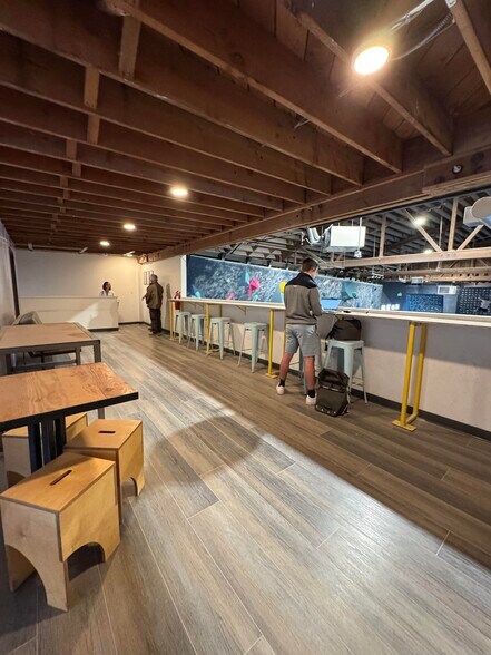 More Photos Of 3621-3625 Interlake Ave N, Seattle Warehouse For Sale