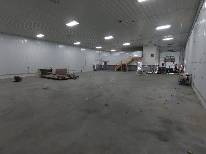 More Photos Of 3415 Denver Dr, Denver Warehouse For Lease