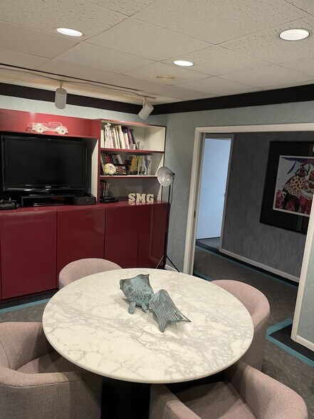 More Photos Of 816 S Hamilton St, Saginaw Office For Sale