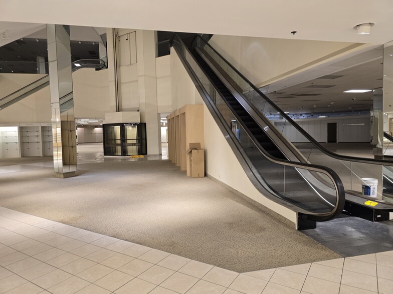 More Photos Of 3340 Mall Loop Dr, Joliet Department Store For Sale
