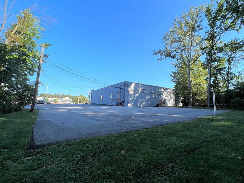 More Photos Of 1201 Eastern Blvd, Essex Storefront Retail Office For Lease