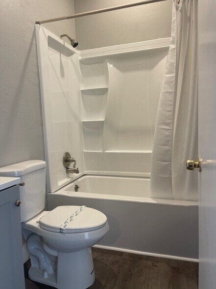 More Photos Of 848 International Blvd, Oakland Apartments For Sale