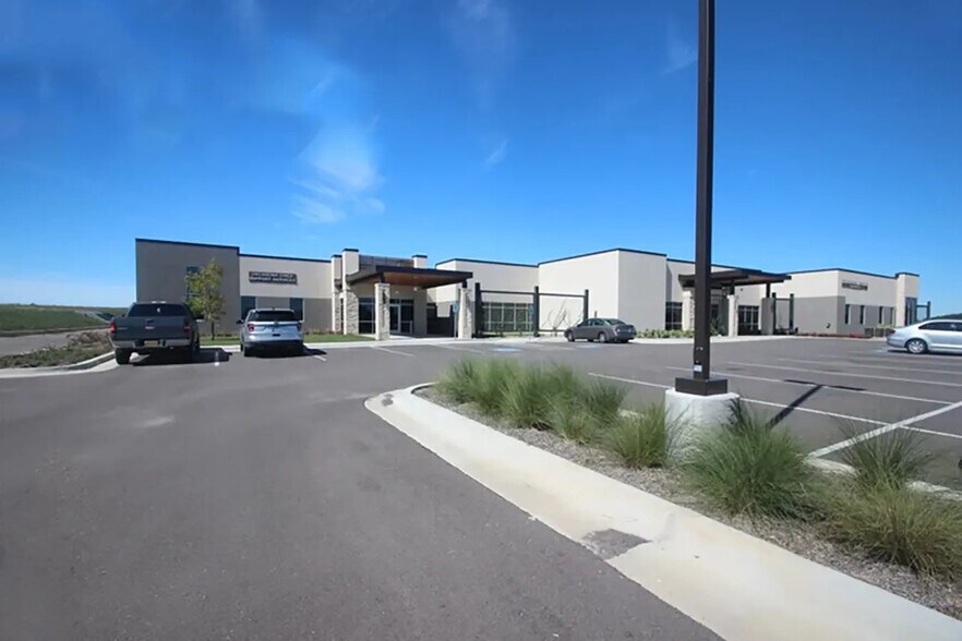 More Photos Of 410 Travertine, Ardmore Office For Sale