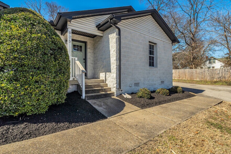 More Photos Of 901 21st Ave N, Nashville Multifamily For Sale