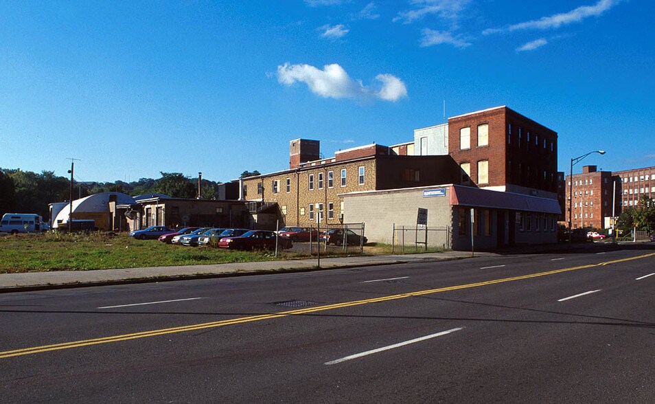 Primary Photo Of 153-177 Pratt St, Meriden Office For Sale