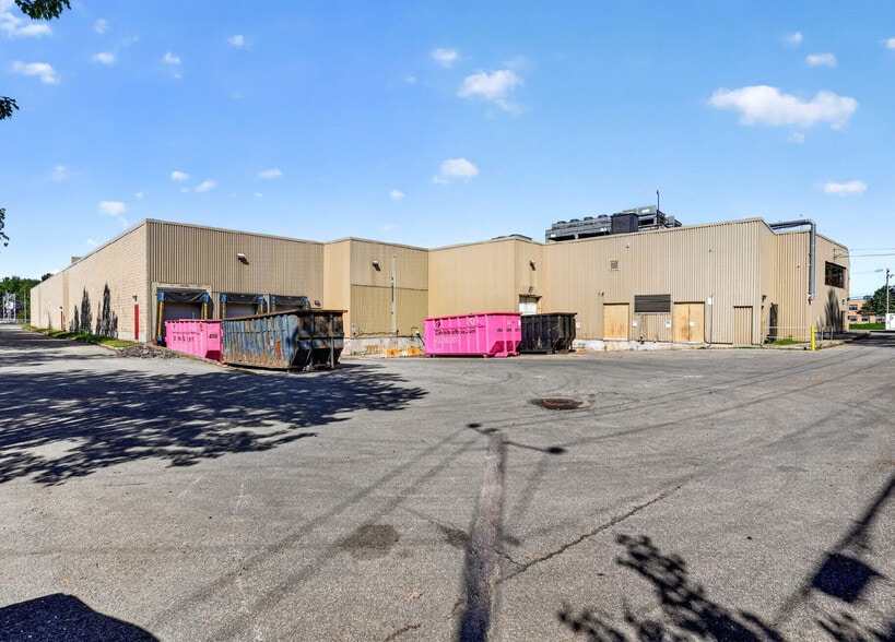 More Photos Of 1020 Boul Michèle-Bohec, Blainville Food Processing For Lease