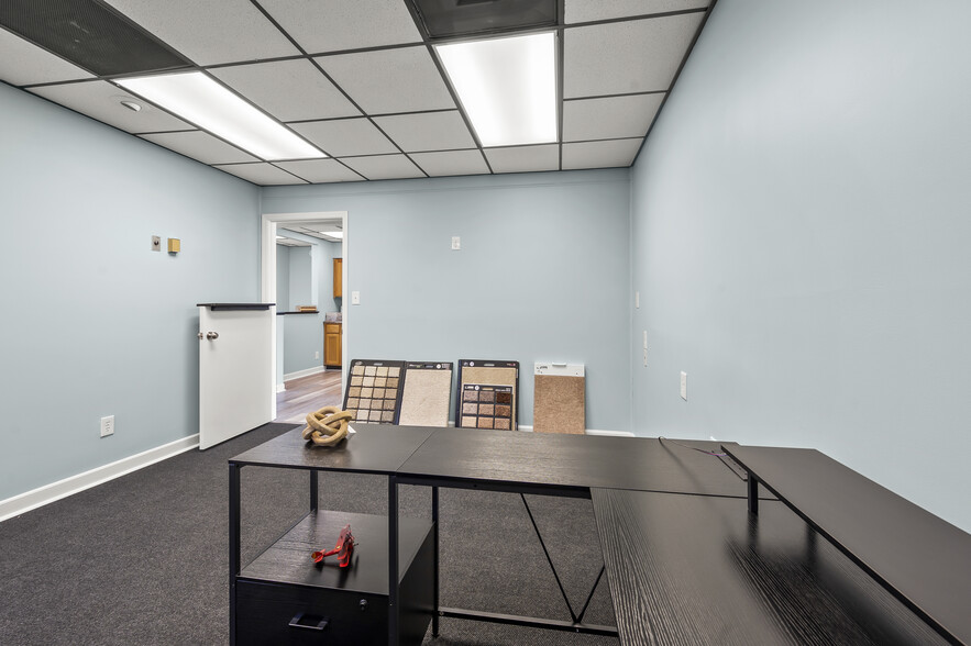 More Photos Of 808-810 W Main St, Jamestown Auto Repair For Sale