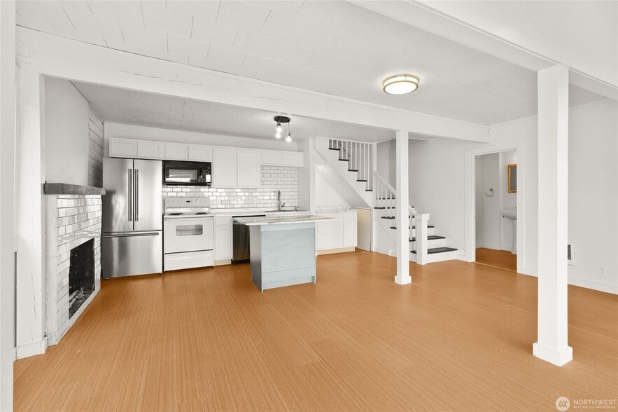 More Photos Of 4705 Pacific Way, Seaview Freestanding For Sale