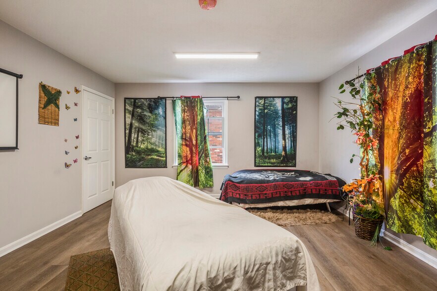 More Photos Of 6019 Preston Hwy, Louisville Office For Sale