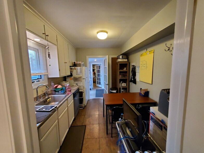 More Photos Of 5684 Main St, Williamsville Loft Creative Space For Sale