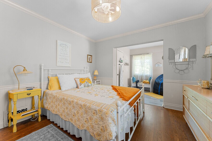 More Photos Of 500 S 2nd St, Branson Specialty For Sale