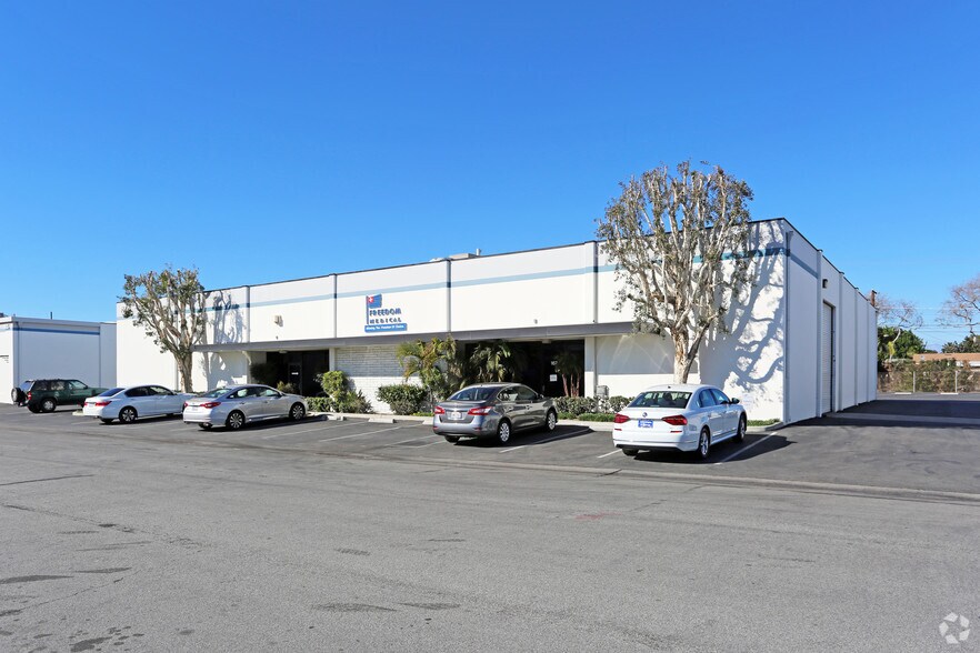 More Photos Of 167-169 E Freedom Ave, Anaheim Warehouse For Lease