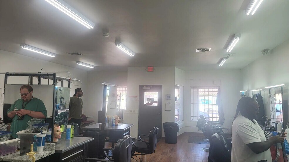 More Photos Of 409-413 N Main St, Eloy General Retail For Sale