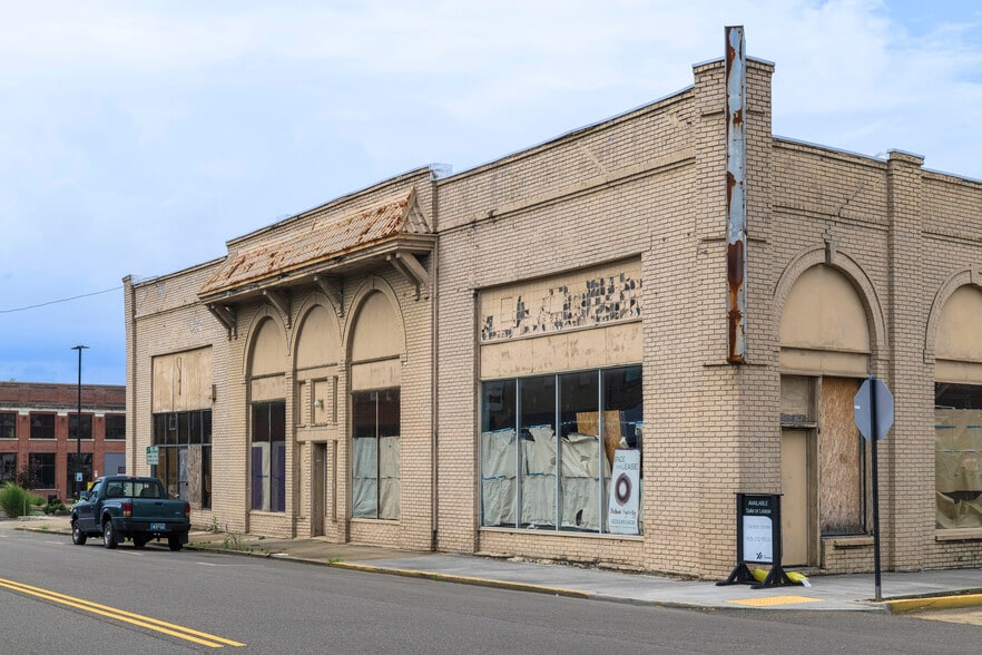 More Photos Of 212 E Sullivan St, Kingsport Storefront For Sale