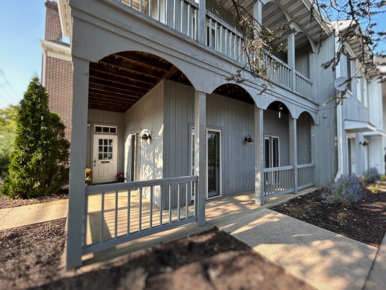 More Photos Of 111 Centerville Rd, Lancaster Office For Lease