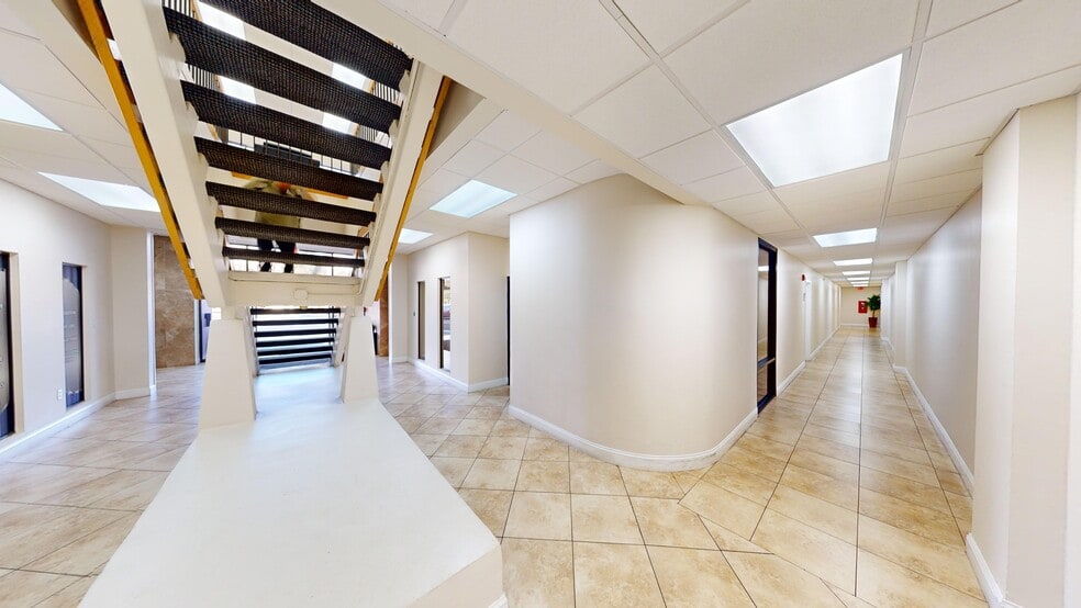 More Photos Of 5118 N 56th St, Tampa Office For Lease