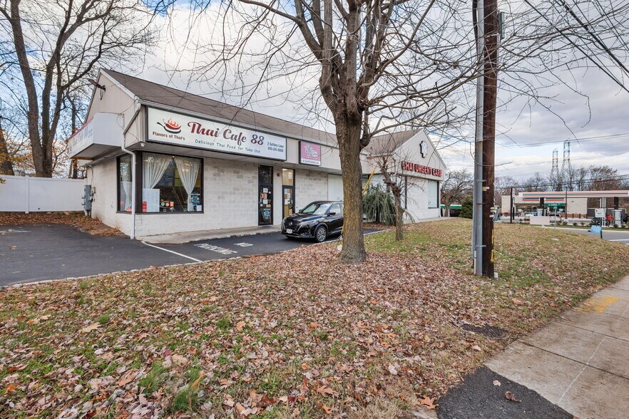 More Photos Of 2 Suffern Ln, Garnerville General Retail For Lease