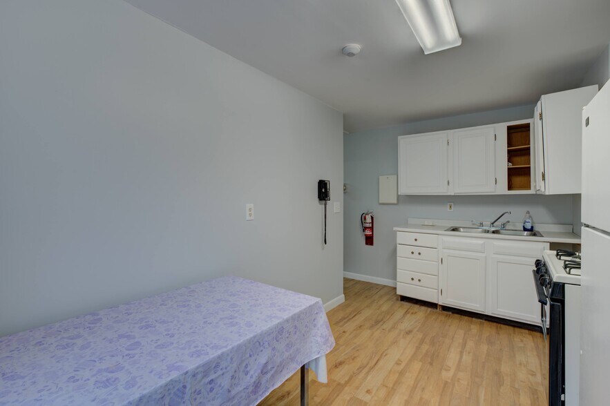 More Photos Of 626 Toll Gate Rd, Warwick Medical For Lease