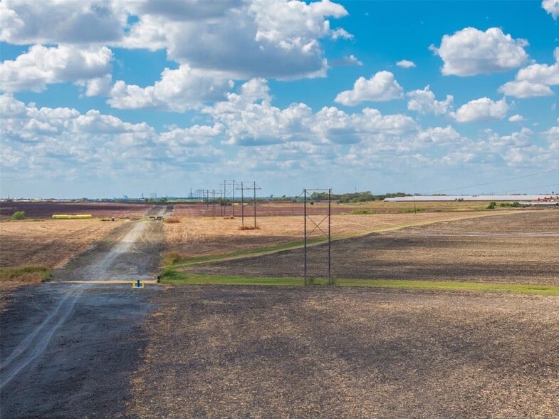 More Photos Of 000 Wells Lane, Manor Land For Sale