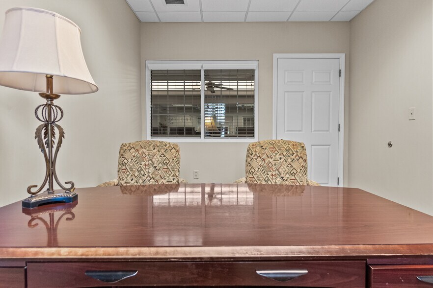 More Photos Of 239 Cedric St, Leesburg Office For Sale
