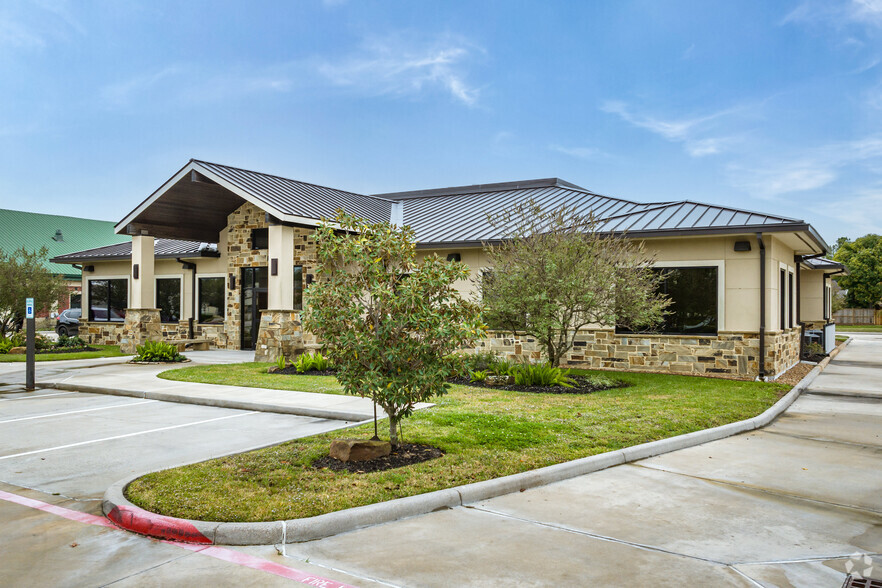 Primary Photo Of 1416 E Broadway St, Pearland Office For Lease