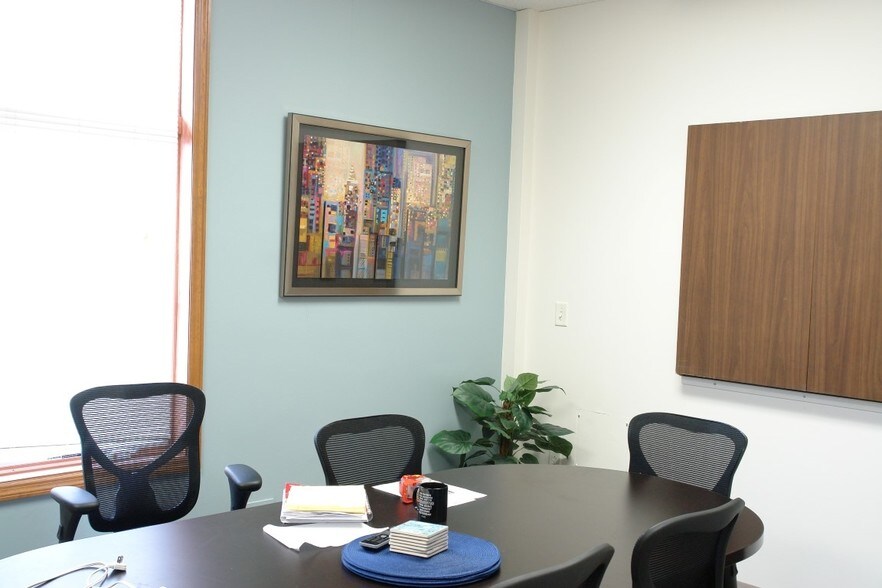 More Photos Of 103 Church St, O'Fallon Medical For Lease