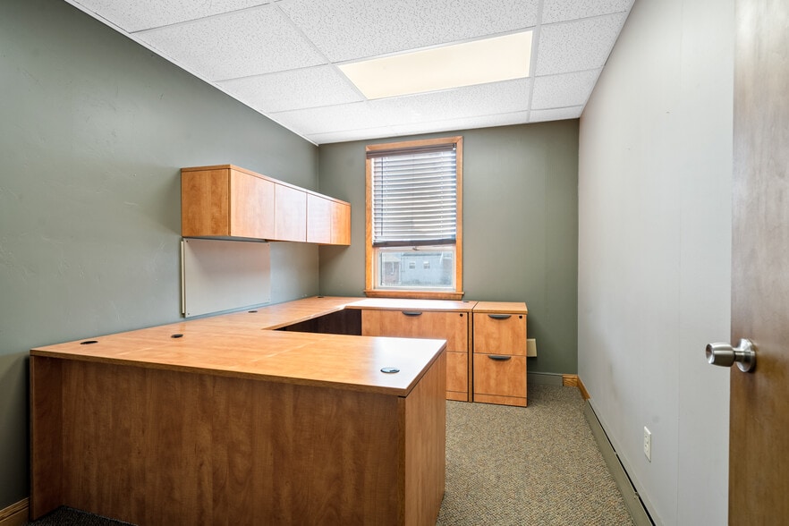 More Photos Of 828 Cherry St, Green Bay Office Residential For Sale