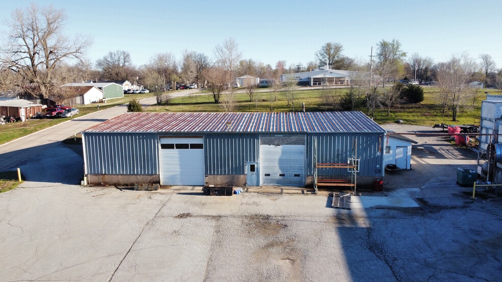 Primary Photo Of 404 Pacific St, Falls City Food Processing For Sale