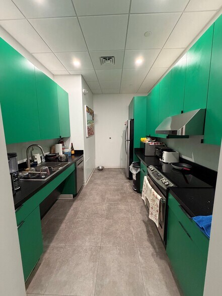 More Photos Of 1 Audubon St, New Haven Office For Lease