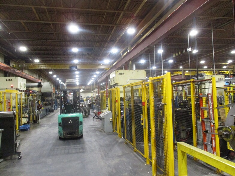 More Photos Of 2800 Estes St, Norton Shores Manufacturing For Sale