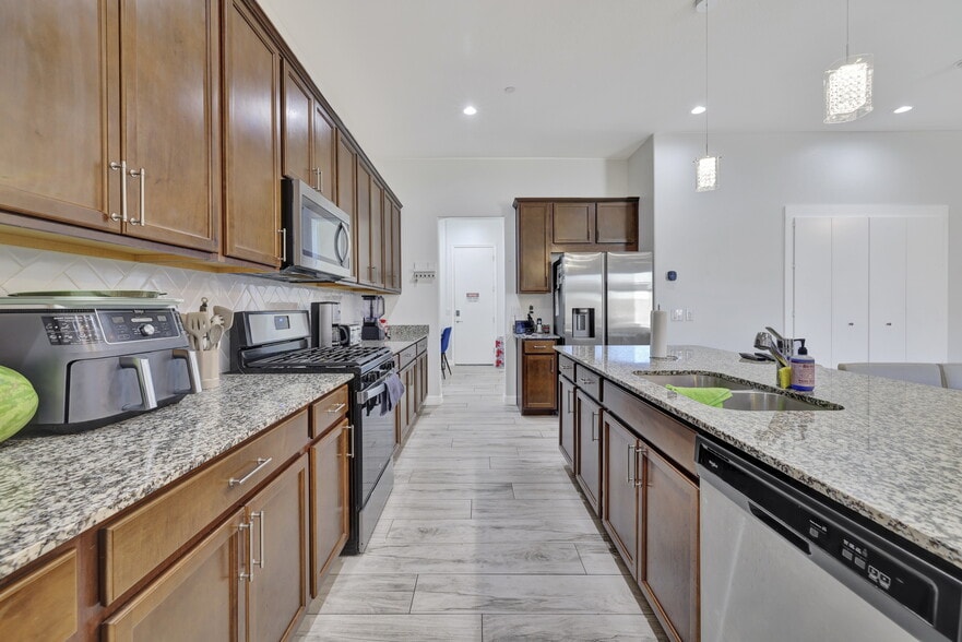 Primary Photo Of EXCEPTIONAL SURPRISE ALH INVESTMENT, Surprise Assisted Living For Sale