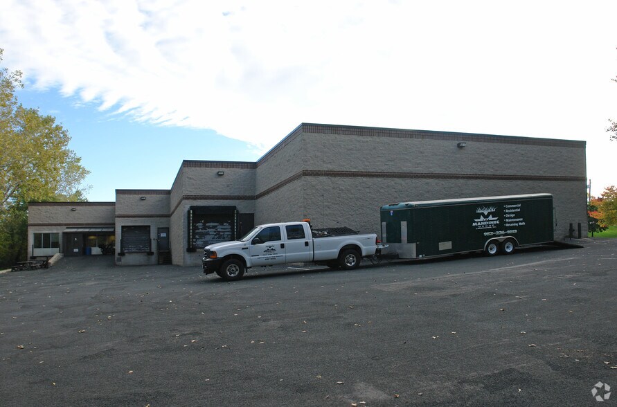 More Photos Of 5900 Baker Rd, Minnetonka Light Manufacturing For Lease