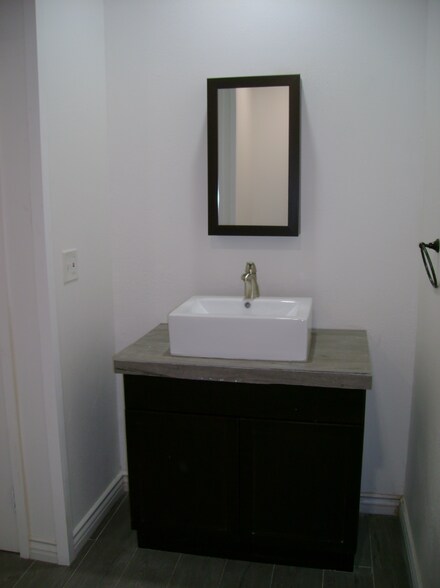 More Photos Of 5939-5941 Clara St, Bell Gardens Manufacturing For Lease