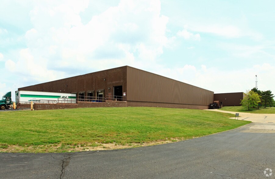 More Photos Of 7350 Young Dr, Walton Hills Manufacturing For Lease
