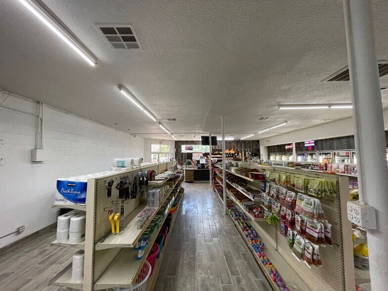 More Photos Of 12461 Amethyst Ave, Cutler General Retail For Sale