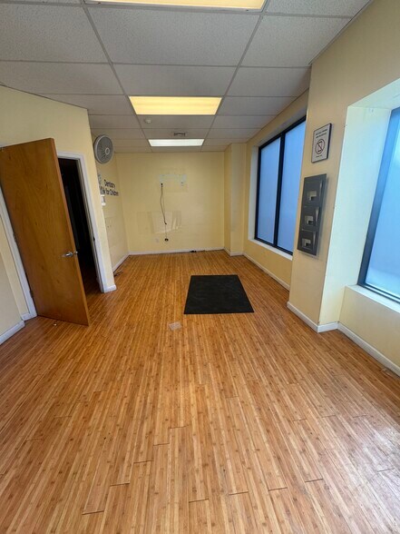 More Photos Of 634 Anderson Ave, Cliffside Park Office For Lease