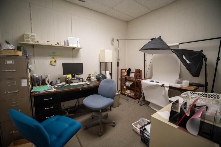 More Photos Of 300 Taugwonk Rd, Stonington Warehouse For Lease